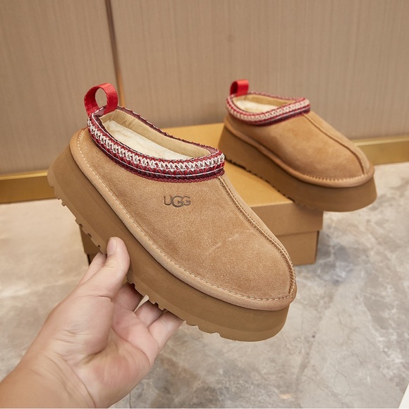 Ugg Chestnut Tazz Tasman Platform Slippers - Picture 3 of 8